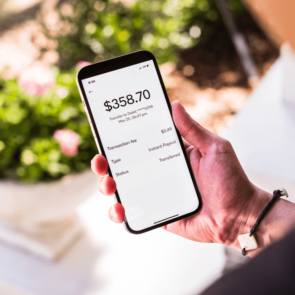 smart phone showing shoppers earnings